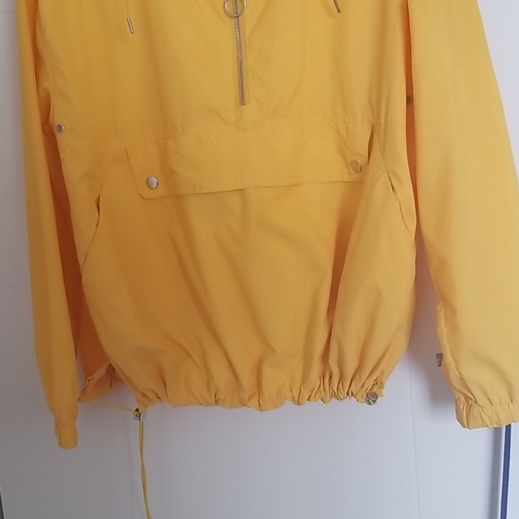 Half-zip windbreaker hoodie - Picture 3 of 7